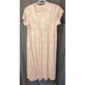 Miss Elaine nightgown Woman's Small Flowers